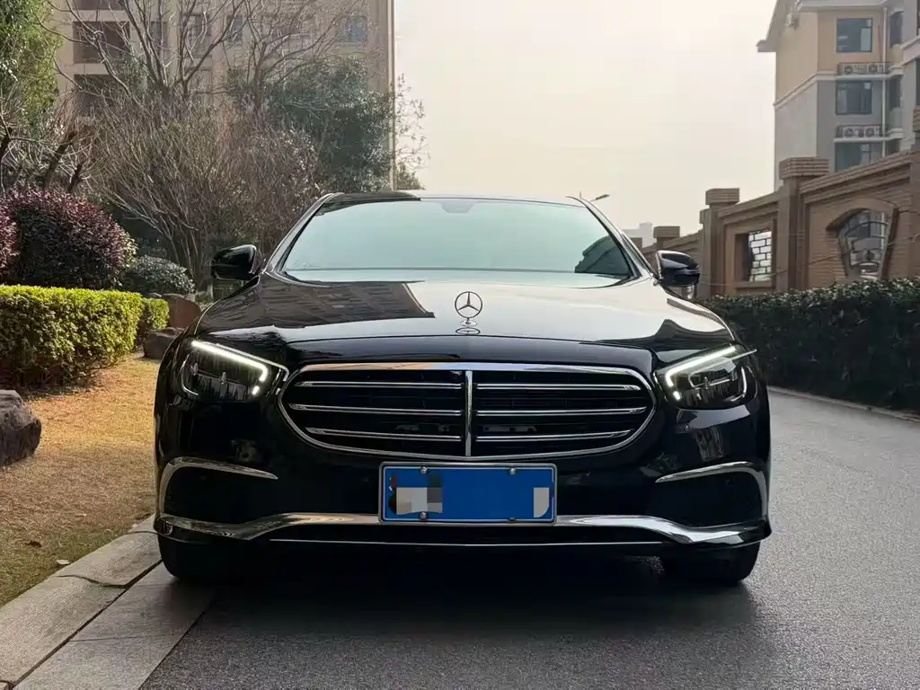 Mercedes-Benz E-Class 2023 — фото 1