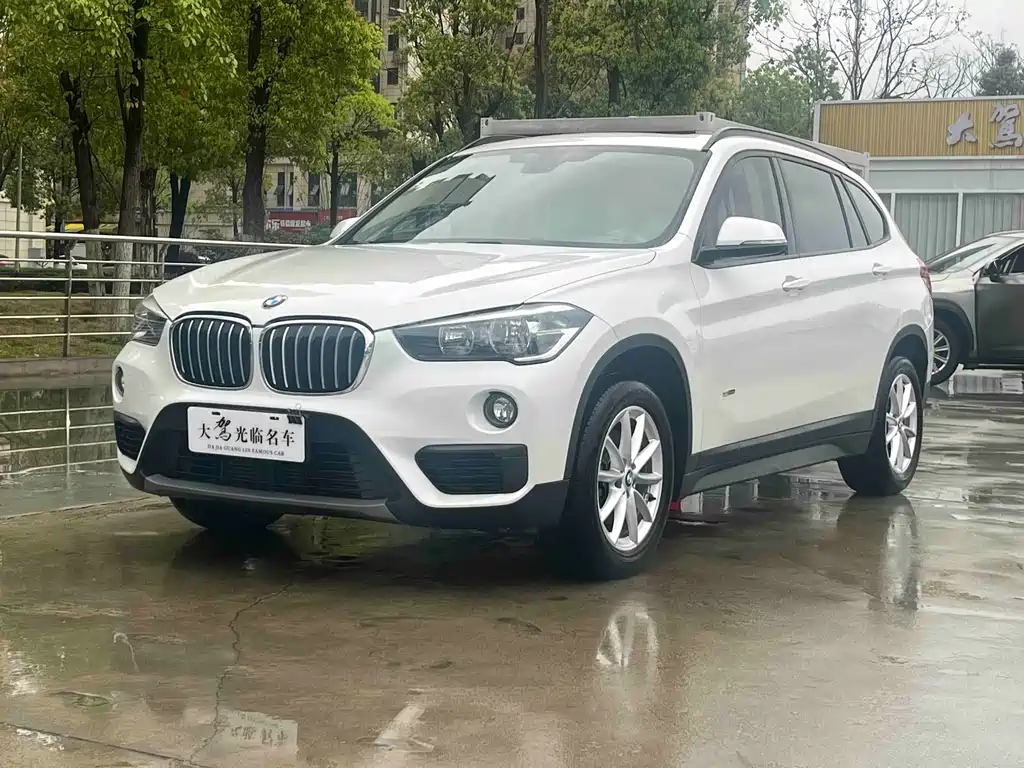 BMW X1 2017 — фото 1
