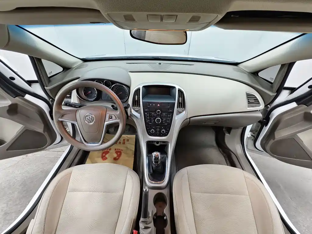 Buick Excelle 2014 — фото 9