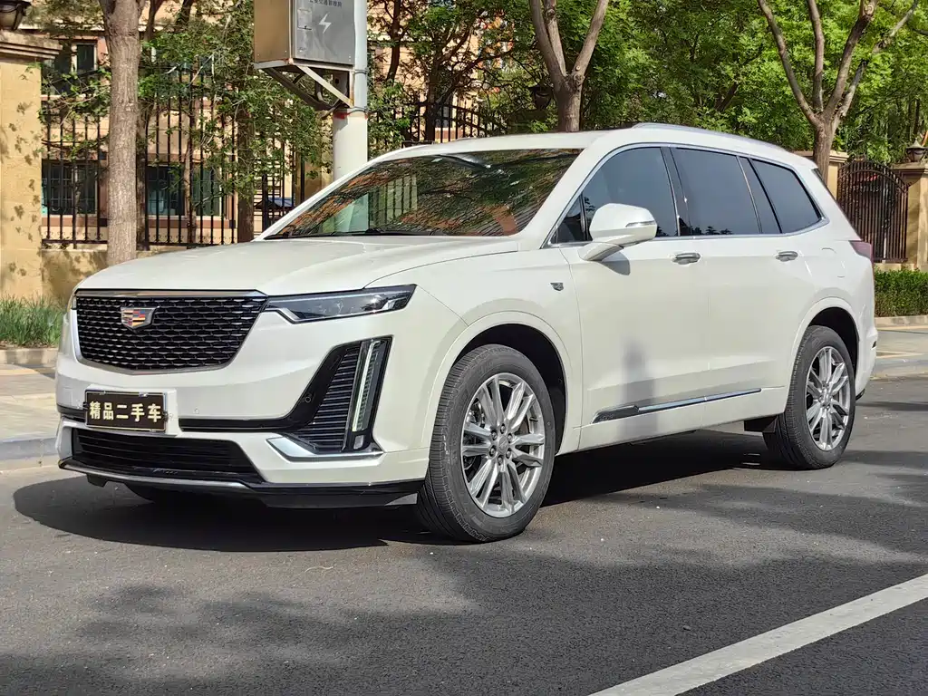 Cadillac XT6 2022 — фото 1