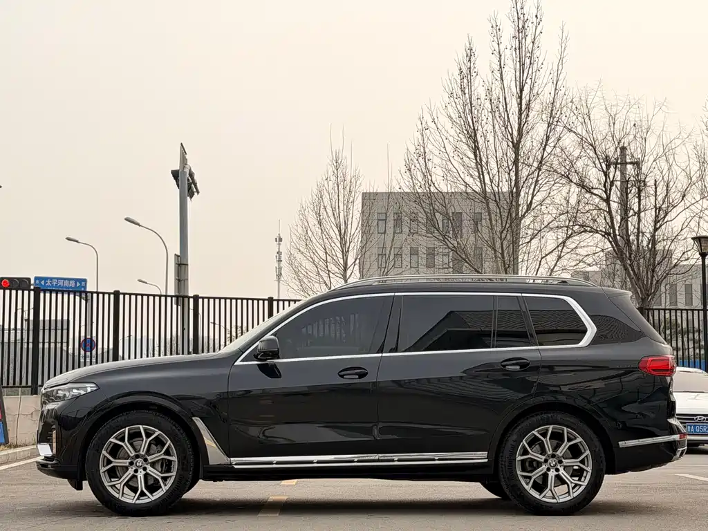 BMW X7 2023 — фото 2