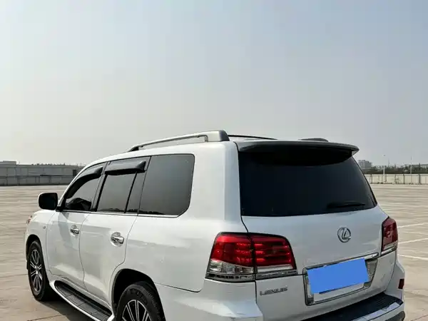 Lexus LX 2008