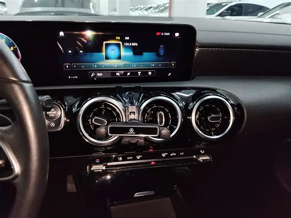 Mercedes-Benz A-Class 2021 — фото 9