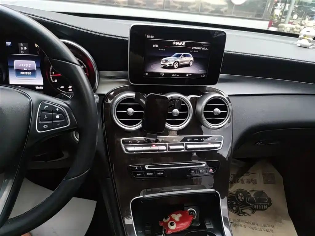 Mercedes-Benz GLC 2018 — фото 13