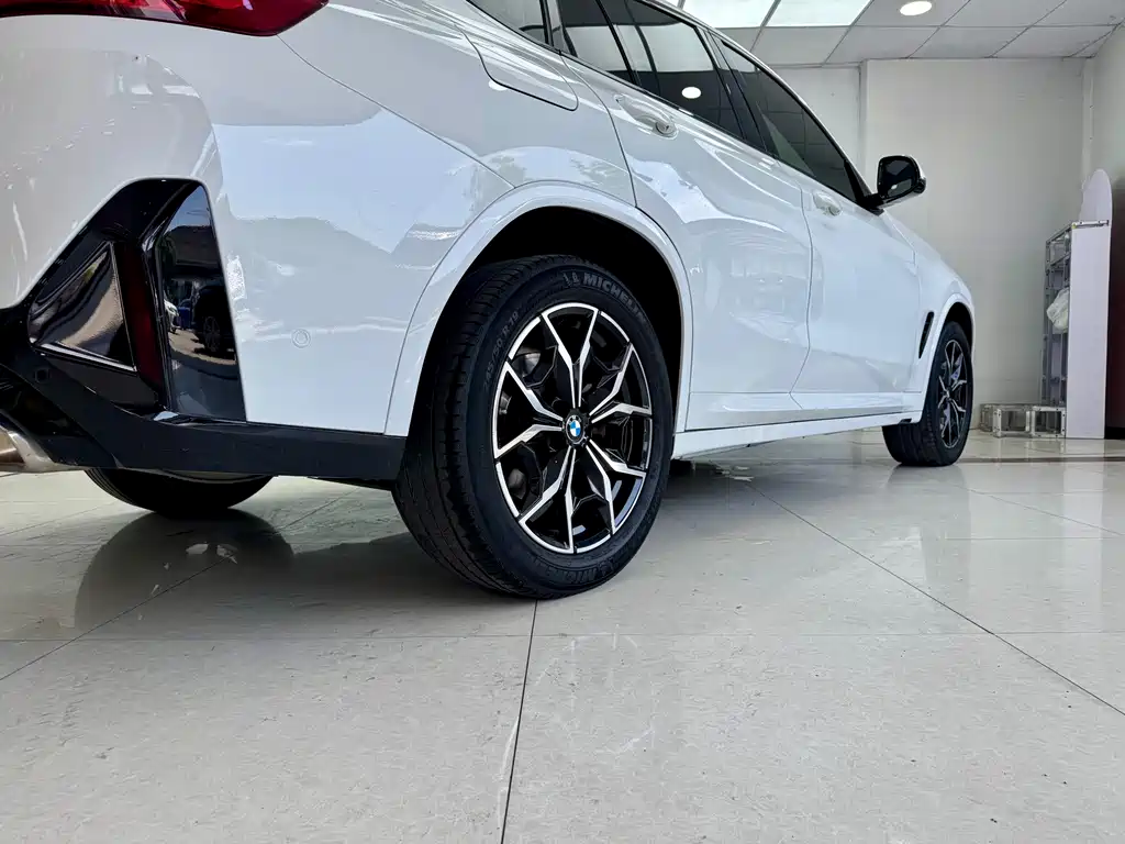 BMW X4 2022 — фото 23