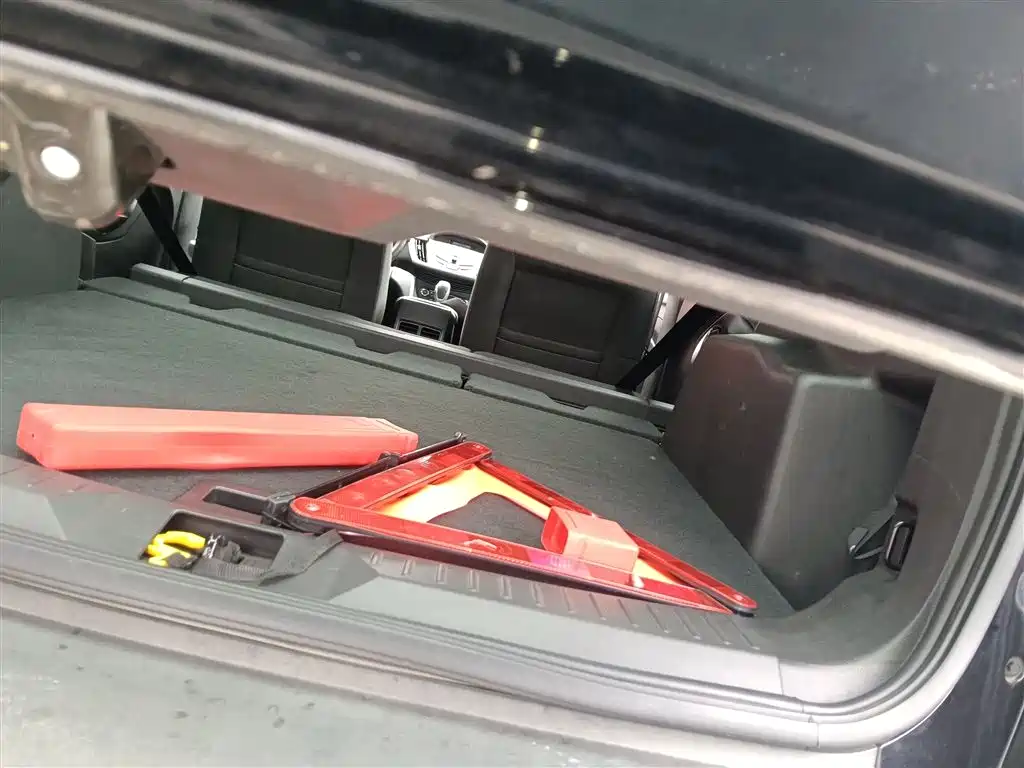 Ford Kuga 2015 — фото 19