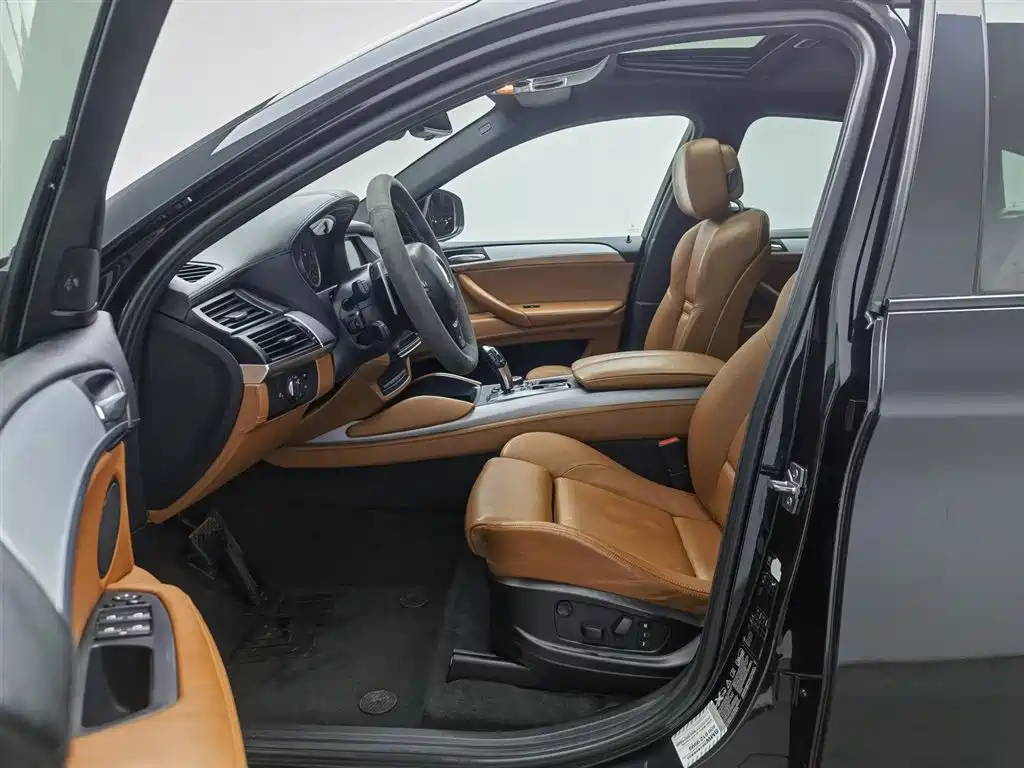 BMW X6 M 2016 — фото 10