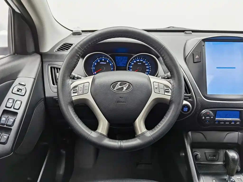 Hyundai ix35 2013 — фото 11