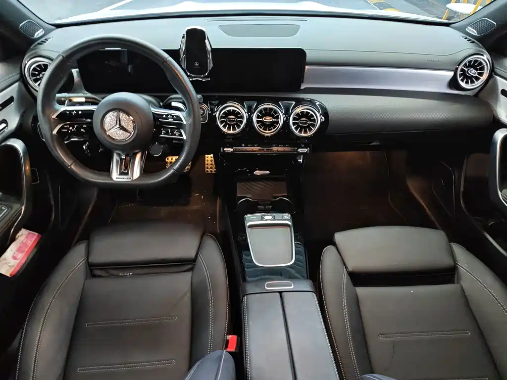 Mercedes-Benz A-Class AMG 2025 — фото 4