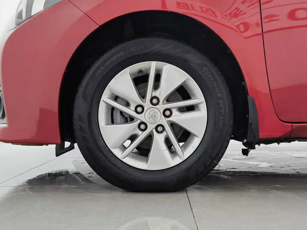 Toyota Corolla 2015 — фото 17