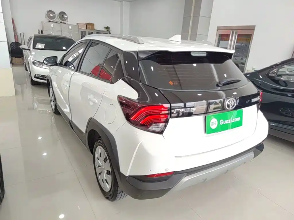Toyota Yaris L 2023