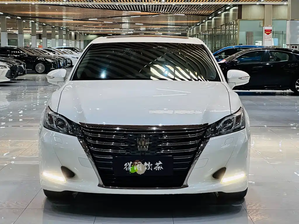 Toyota Crown 2018 — фото 2