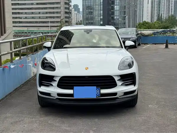 Porsche Macan 2021