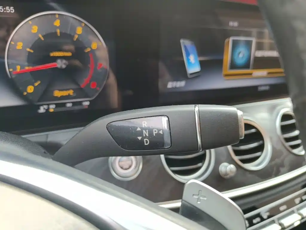 Mercedes-Benz E-Class 2016 — фото 14