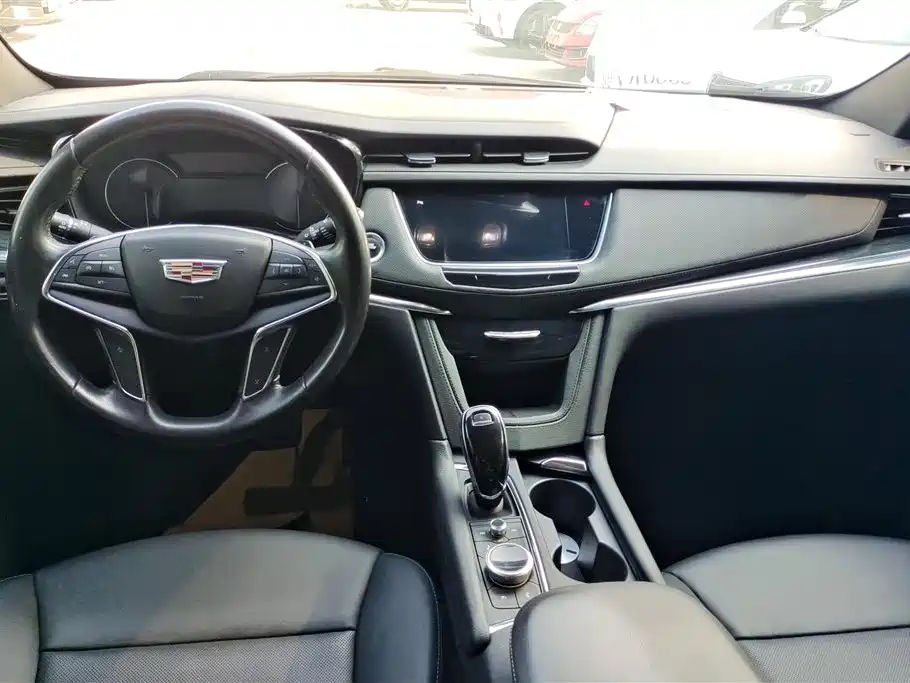Cadillac XT5 2020 — фото 12