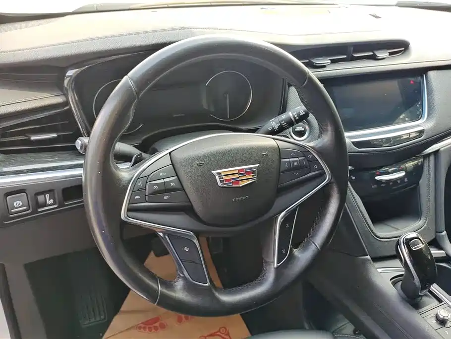 Cadillac XT5 2020 — фото 15