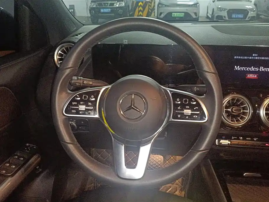 Mercedes-Benz EQA 2023 — фото 15
