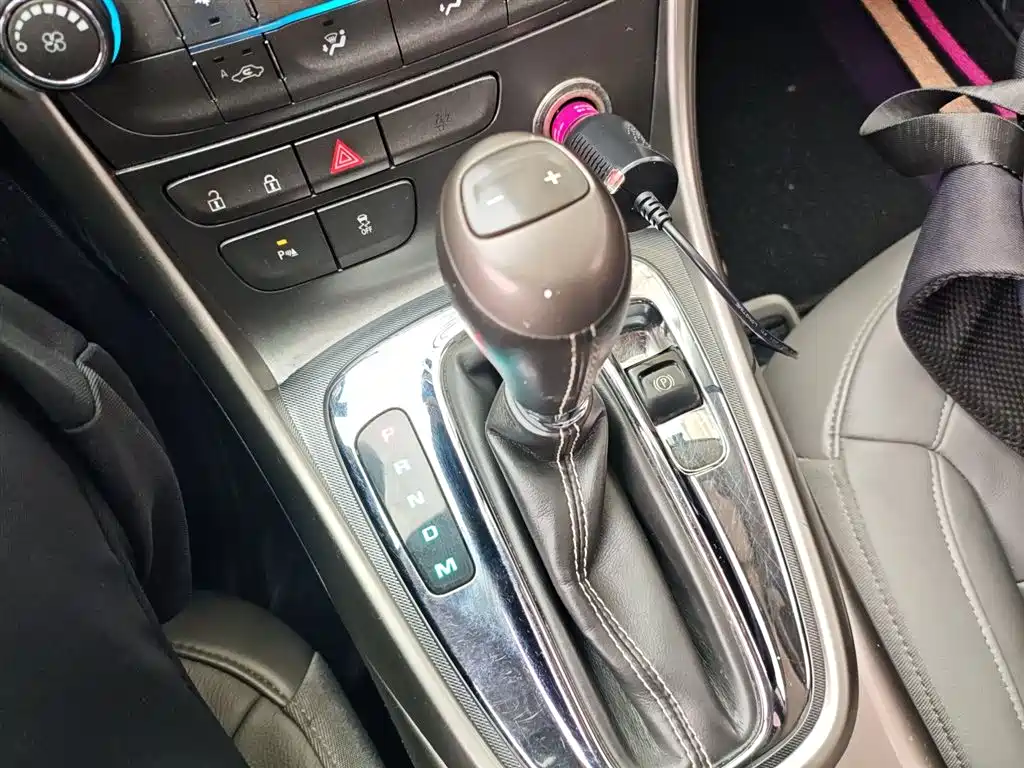 Chevrolet Malibu 2015 — фото 14