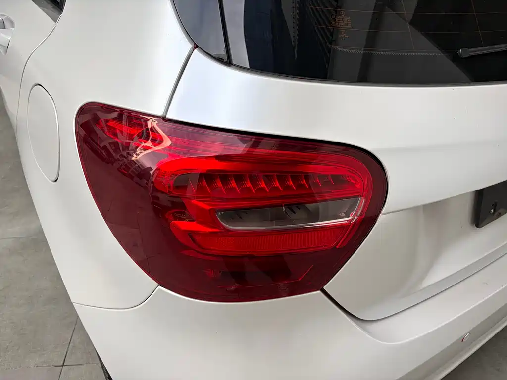 Mercedes-Benz A-Class 2016 — фото 14