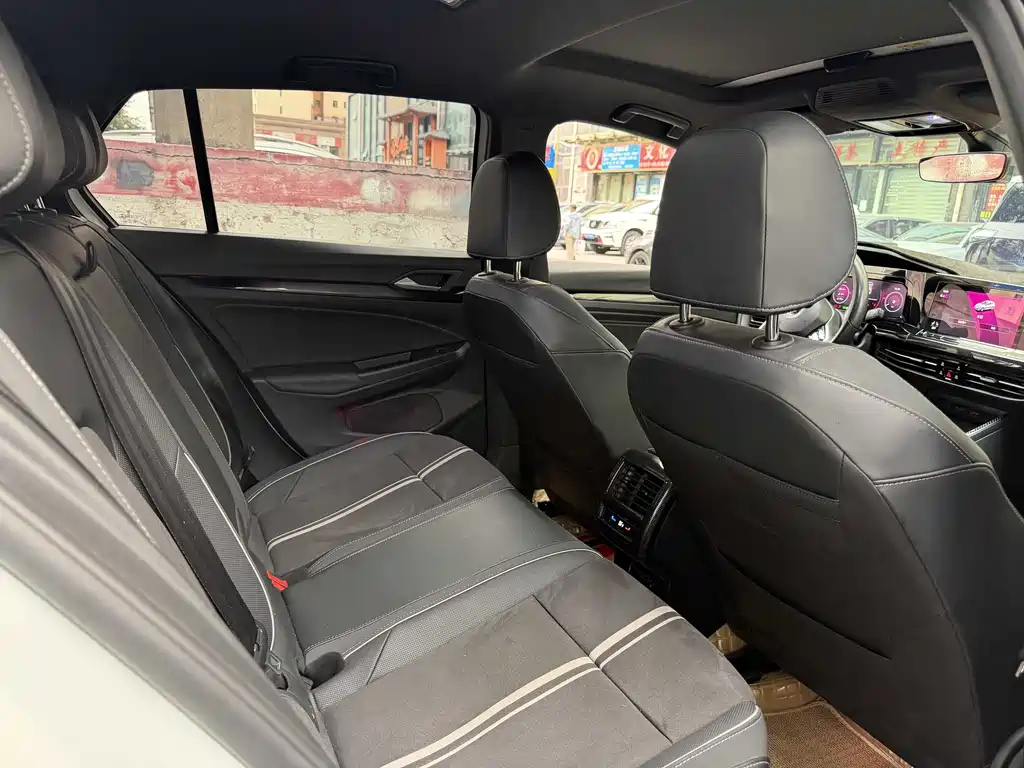 Volkswagen Golf 2023