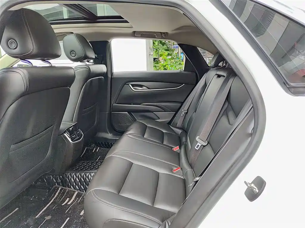 Cadillac XTS 2018 — фото 8
