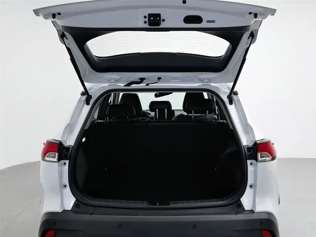 Toyota Corolla Cross 2023 — фото 16