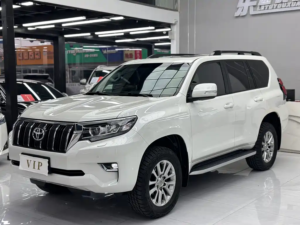 Toyota Prado 2019 — фото 1