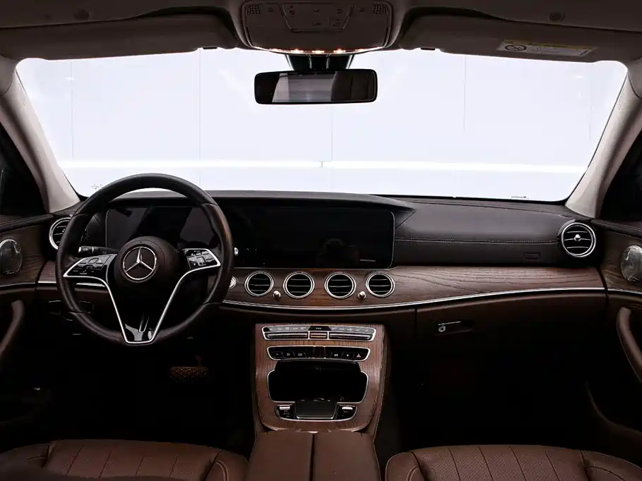 Mercedes-Benz E-Class 2023