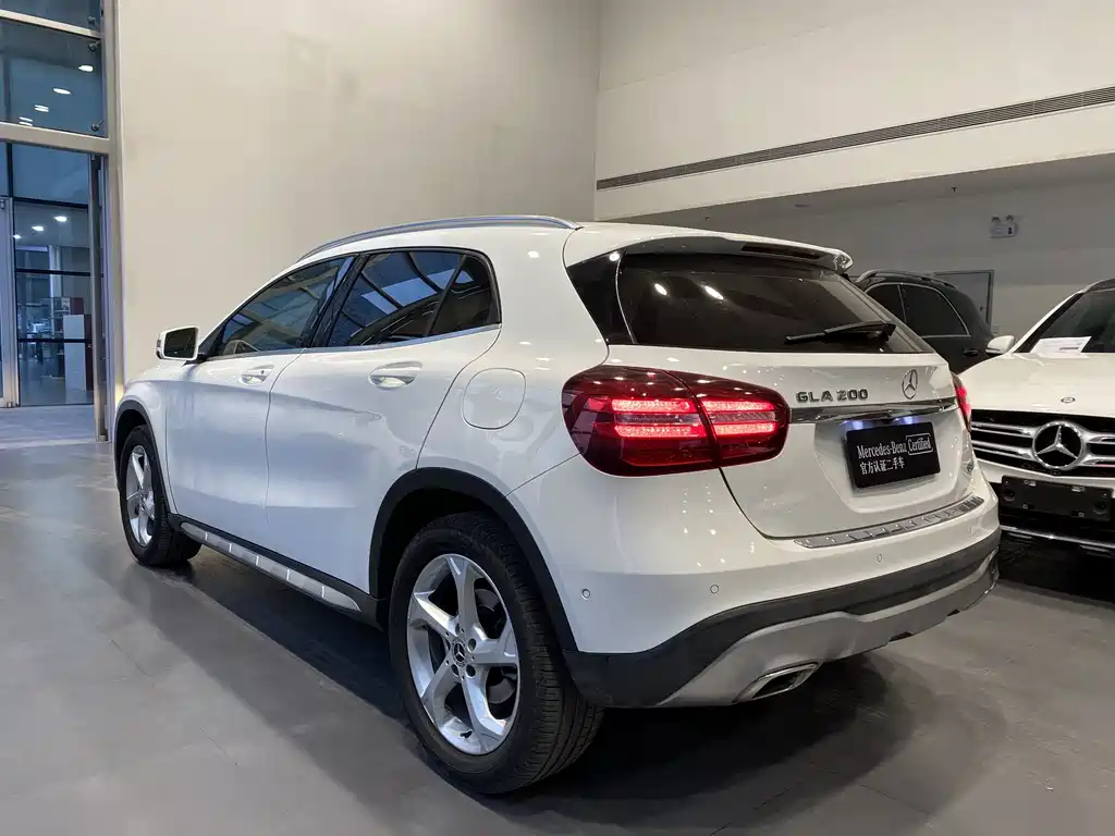 Mercedes-Benz GLA 2017 — фото 16