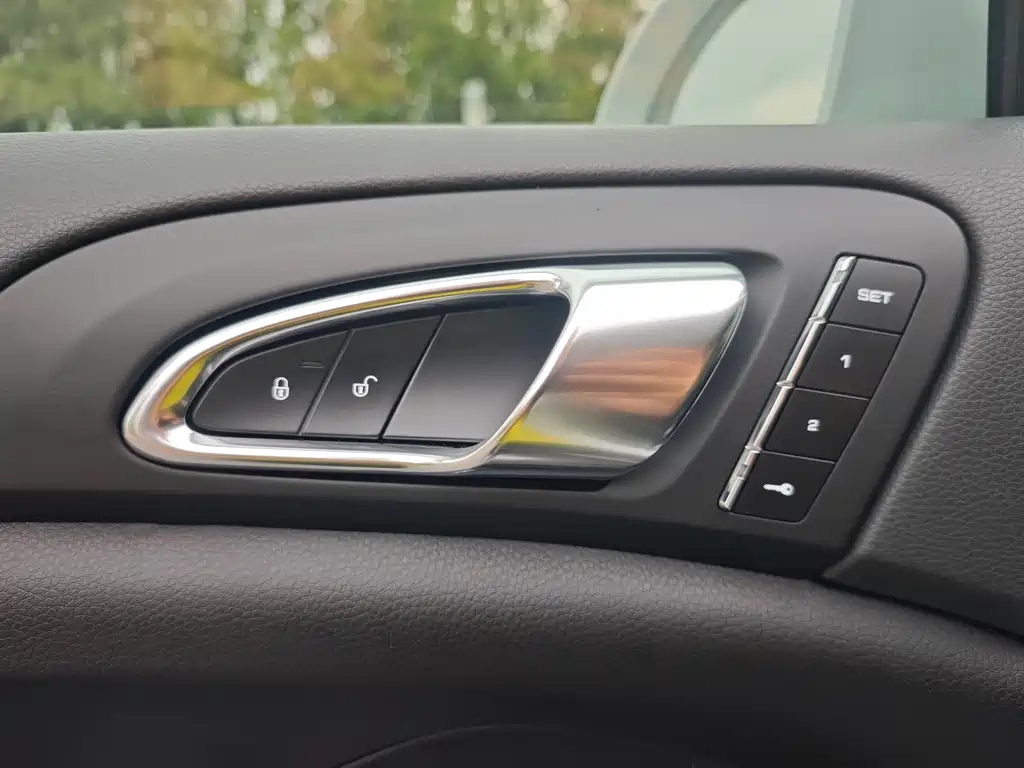 Porsche Cayenne 2016 — фото 19