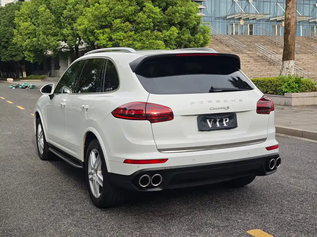 Porsche Cayenne 2016 — фото 25