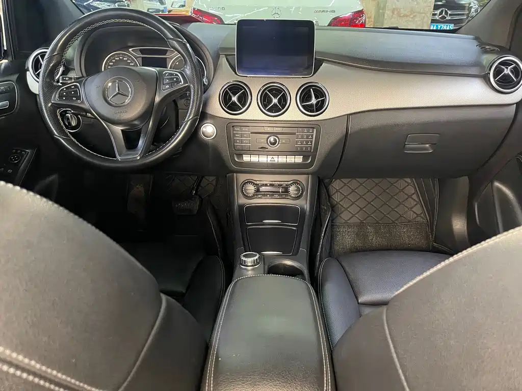 Mercedes-Benz B-Class 2017 — фото 15