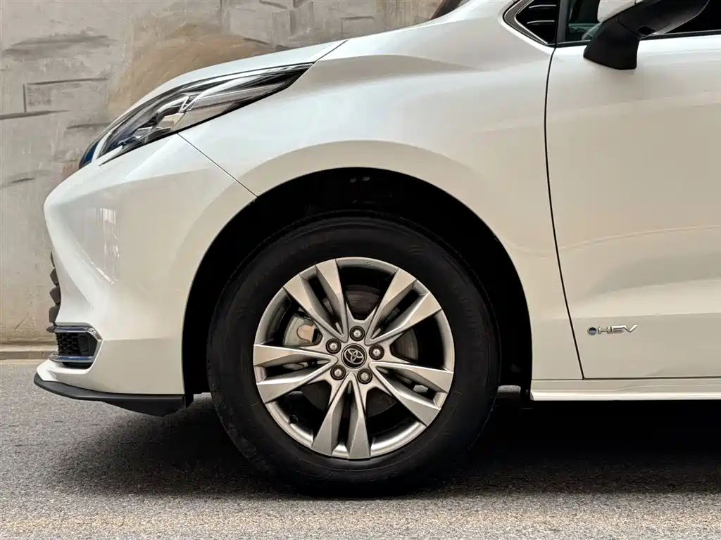 Toyota Sienna 2024