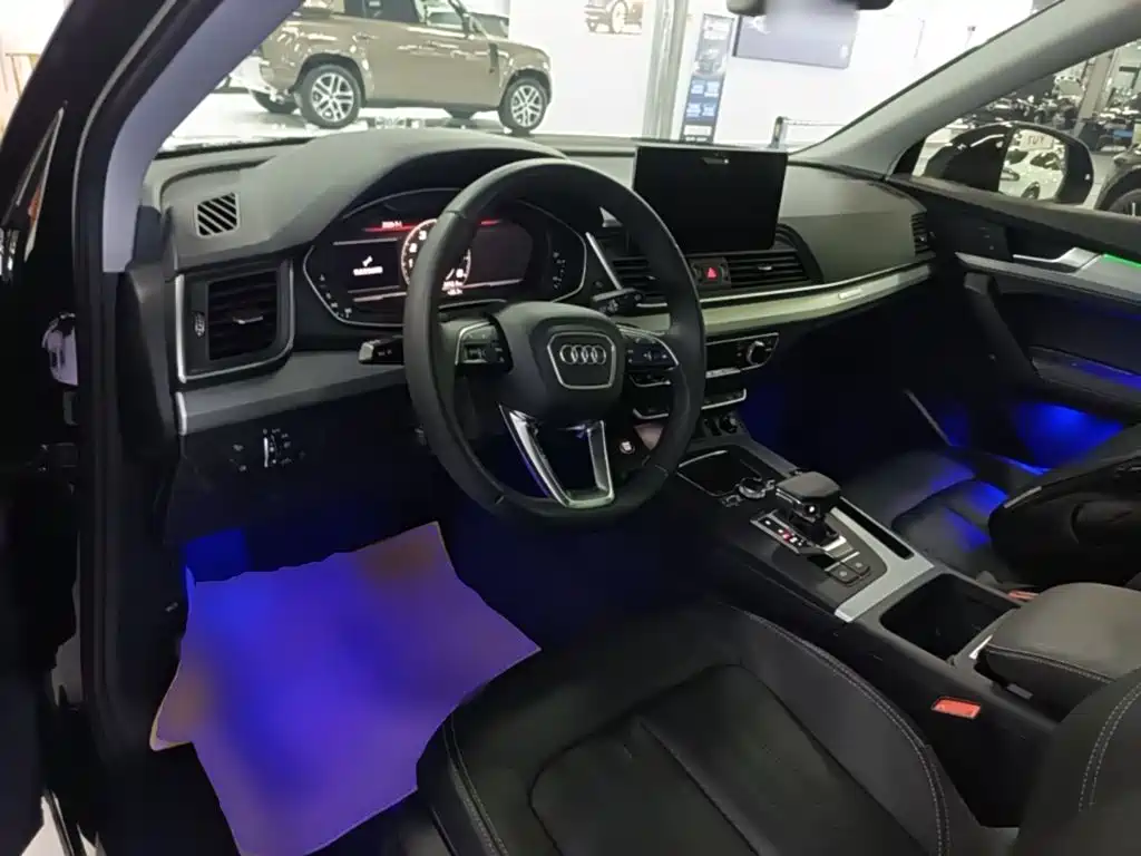 Audi Q5L 2021 — фото 10