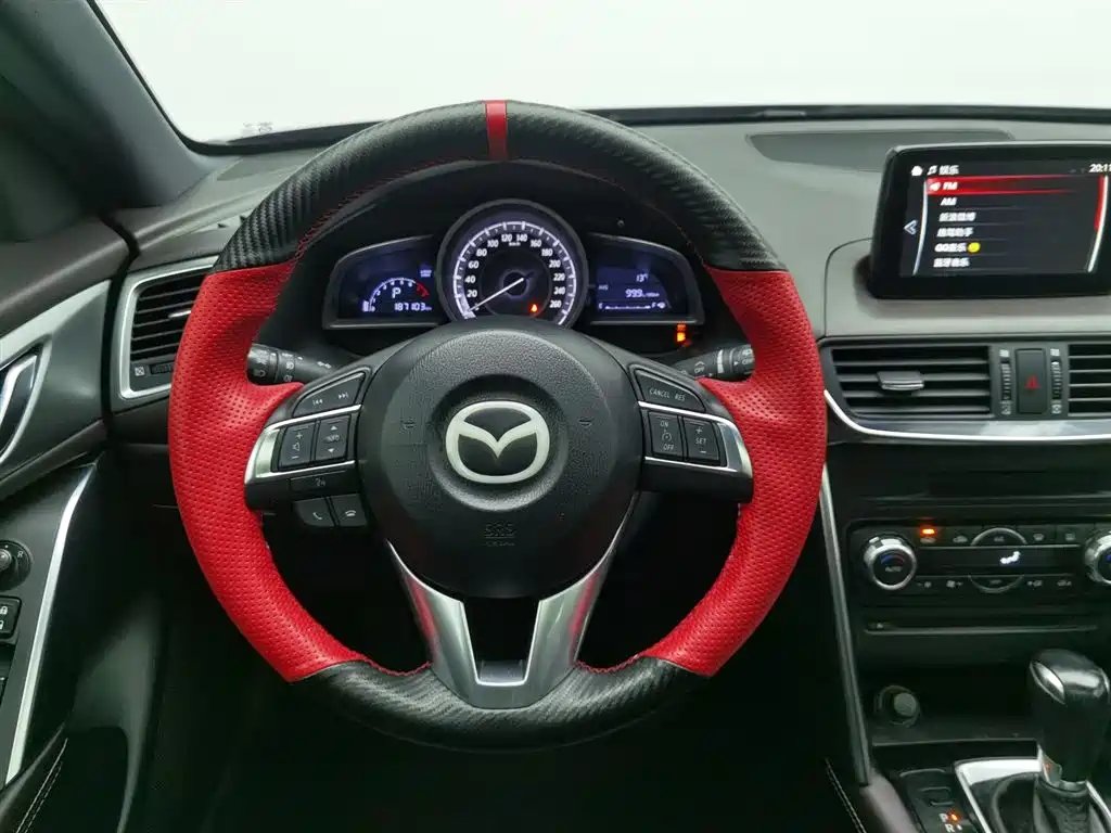 Mazda CX-4 2017 — фото 11