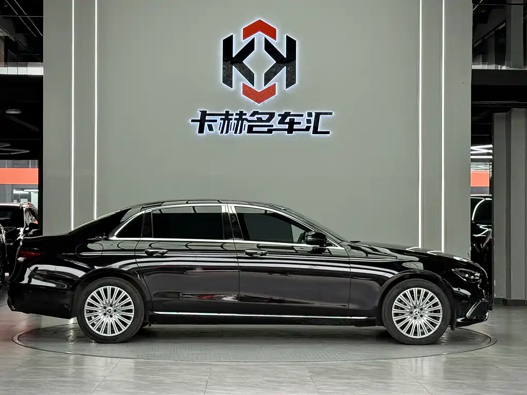 Mercedes-Benz E-Class 2023 — фото 8