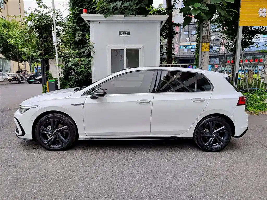 Volkswagen Golf 2021