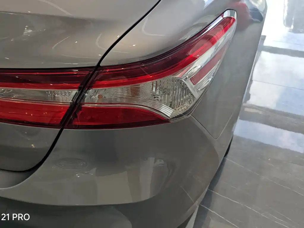 Toyota Camry 2022 — фото 14