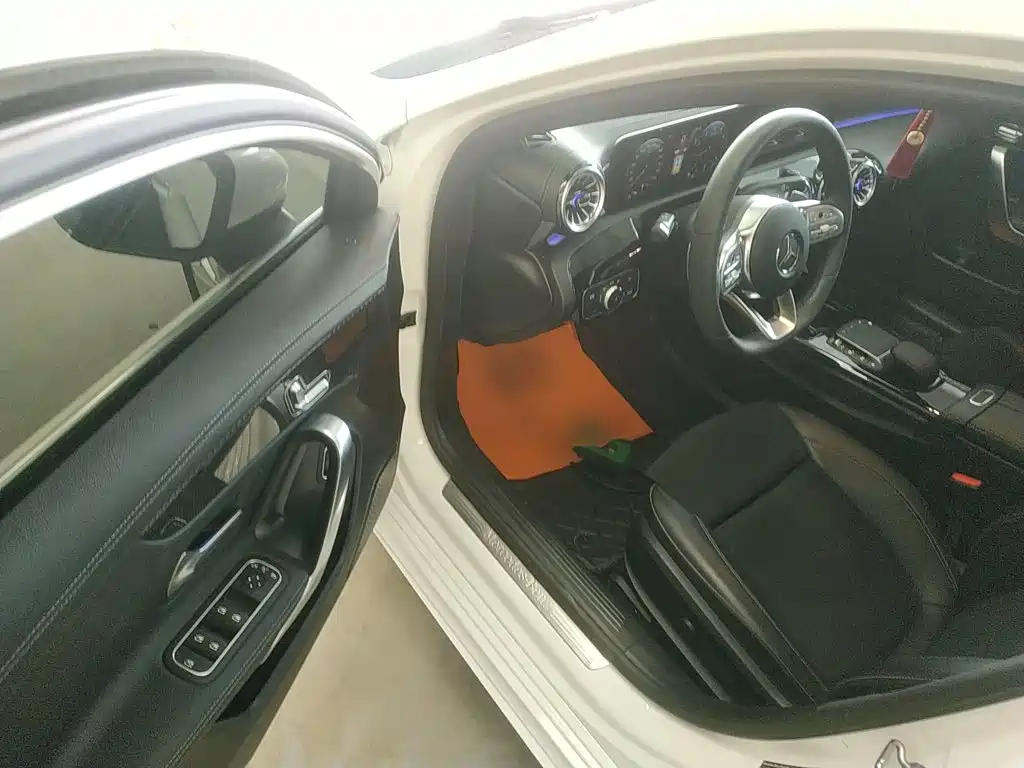 Mercedes-Benz A-Class 2021 — фото 12