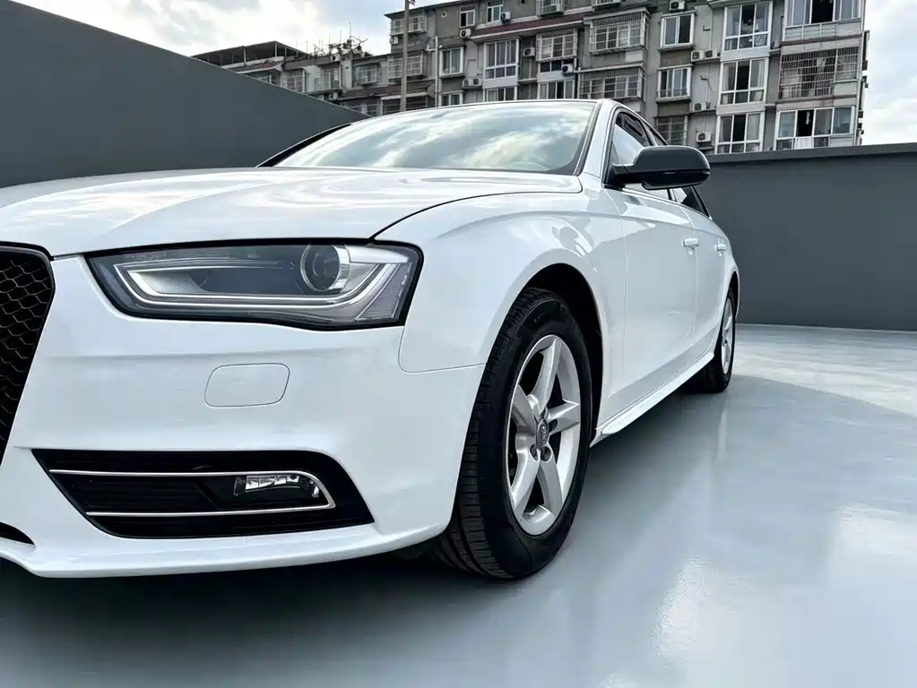 Audi A4L 2015