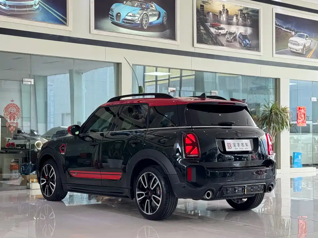 MINI JCW Countryman 2021 — фото 17