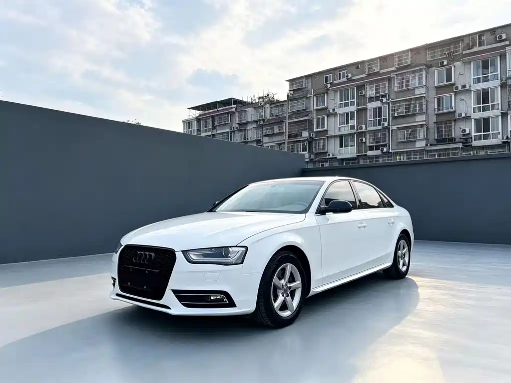 Audi A4L 2015