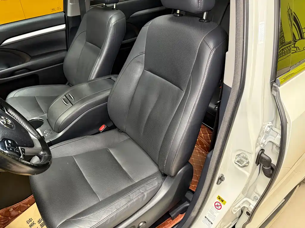 Toyota Highlander 2016 — фото 10
