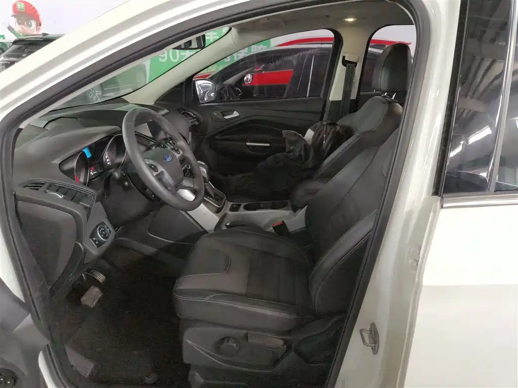 Ford Kuga 2016 — фото 15