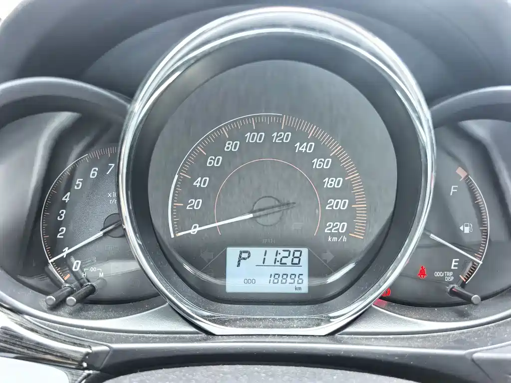Toyota Yaris L 2021 — фото 15
