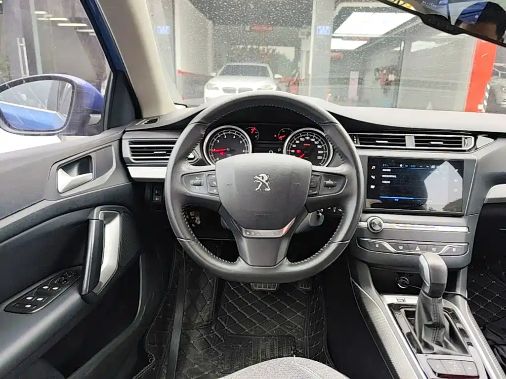 Peugeot 408 2019 — фото 11