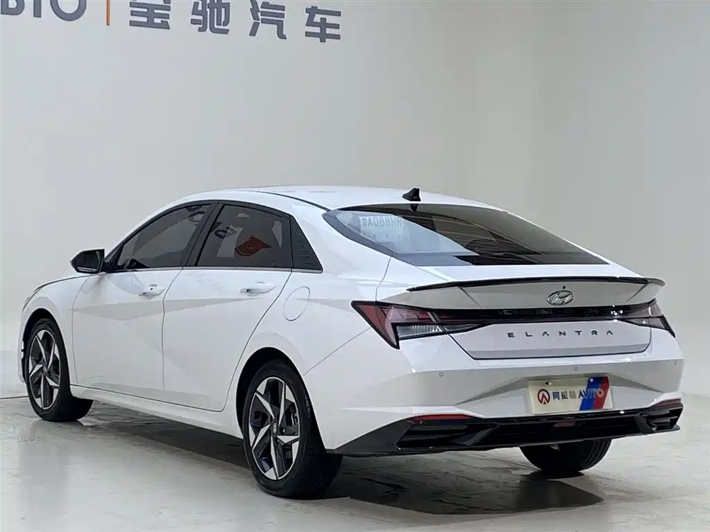 Hyundai Elantra 2023 — фото 22