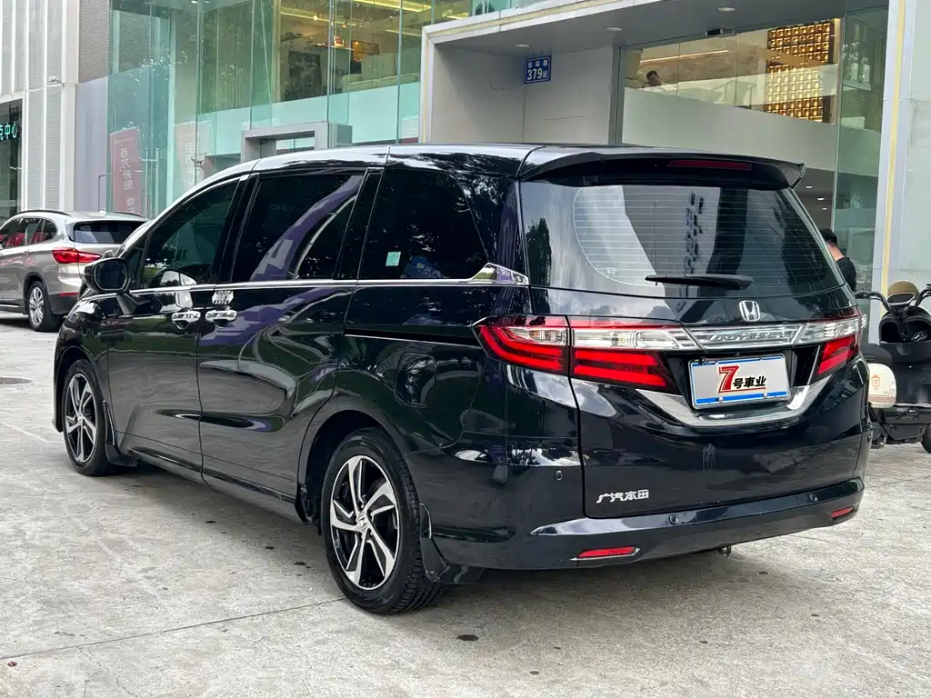 Honda Odyssey 2017 — фото 13
