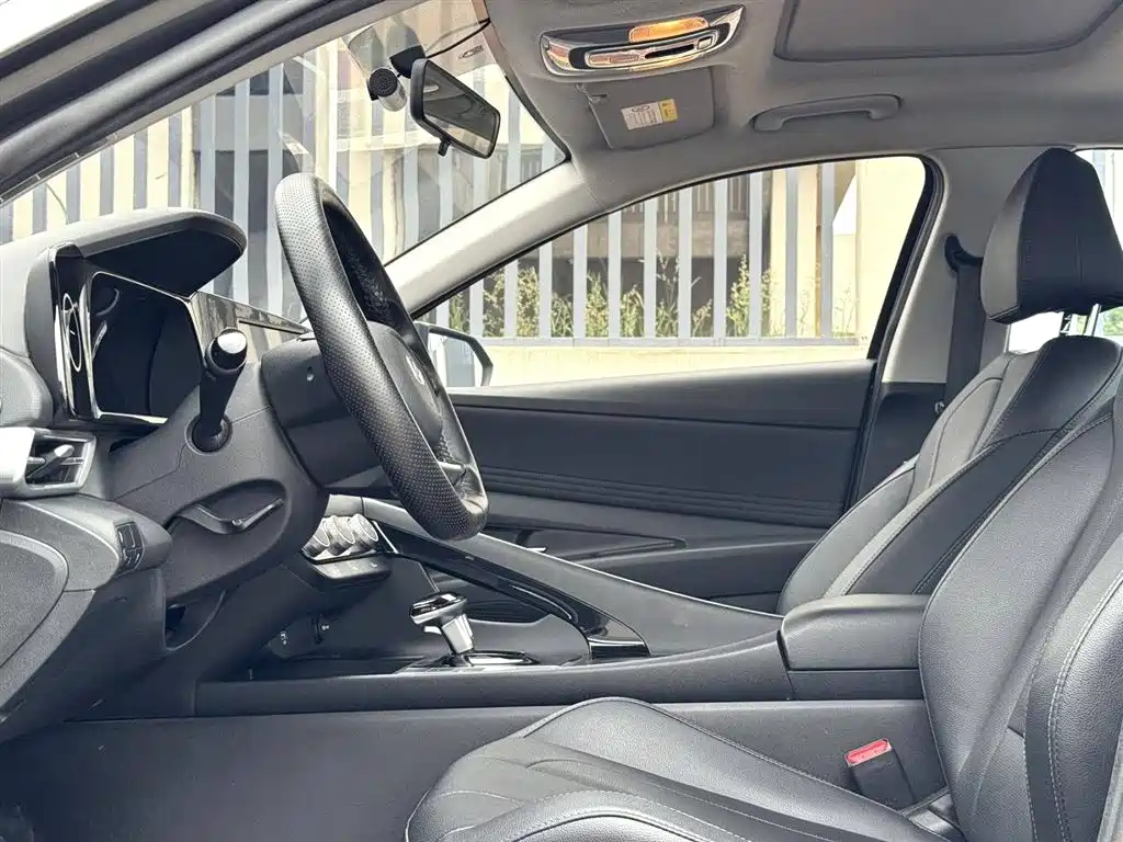 Hyundai Elantra 2023