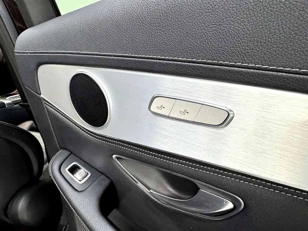 Mercedes-Benz GLC 2020 — фото 16